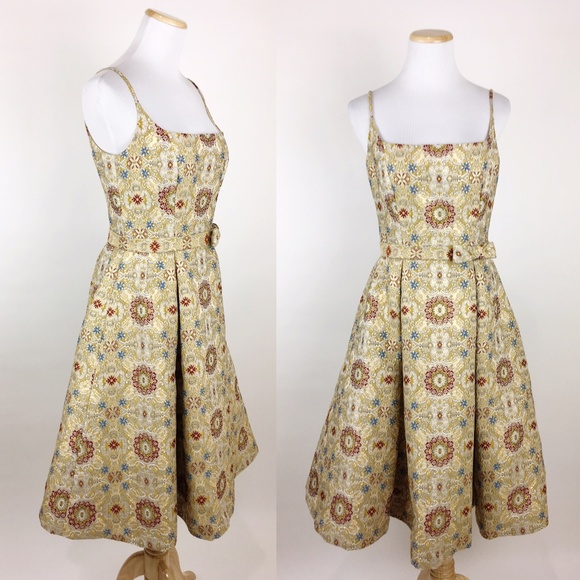 Maggy London Dresses & Skirts - MAGGY LONDON Metallic Gold Floral Brocade Dress